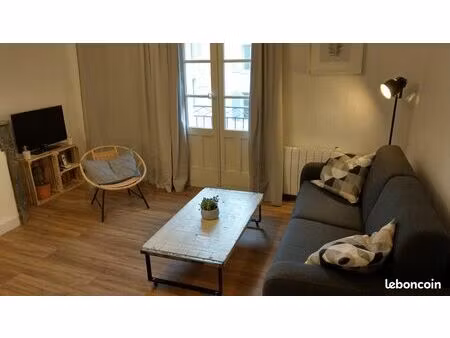 studio meublé - ecusson