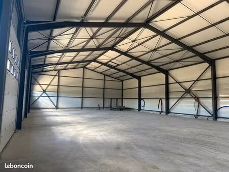 local commercial artisanal box stockage entrepôt. 725m2