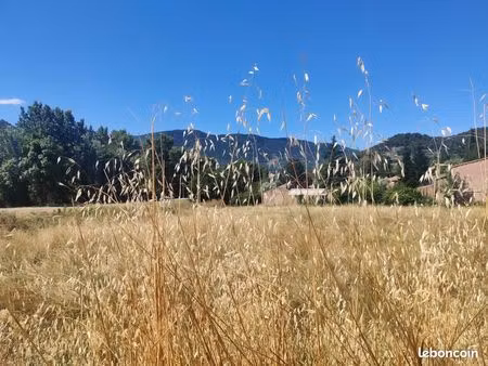 terrain 888 m² buis les baronnies