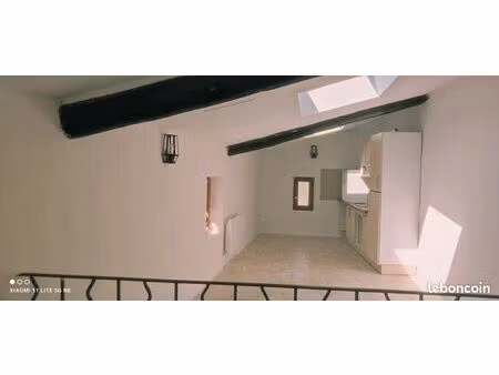 joli t2 insolite en duplex orgon rénové