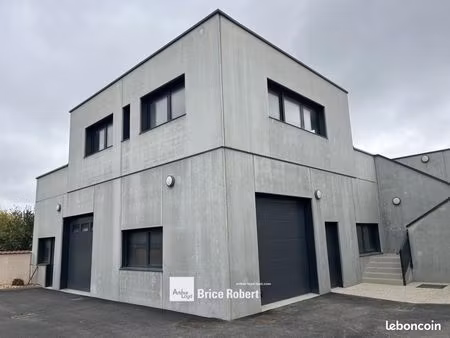 local bureaux 197 m²
