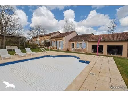 longère 8 pièces 220 m²