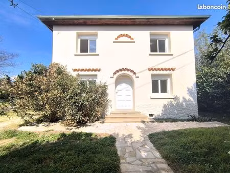 ? maison de 151m² rénovée avec terrain de 920m²