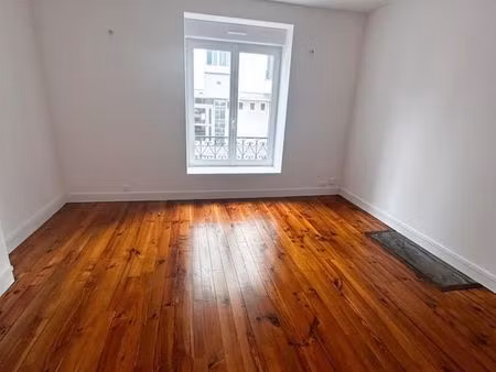 studio entièrement rénové avec cour privative à saint-martin