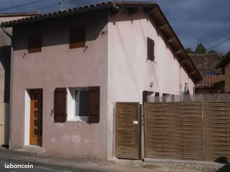 maison t3 70 m² – 2 chambres – centre-ville montpon-ménestérol –