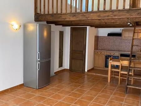 t2 les milles avec terrasse