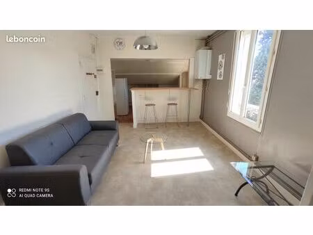 grand t2 meublé avec box extérieur libre début avril