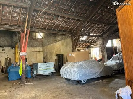 local   entrepôt  hangar  garage