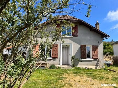 maison 3 chambres 2 salles de bain