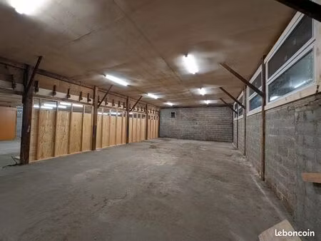 espace pour stockage ou atelier