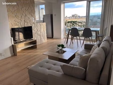 chambre dans appartement meublé et lumineux