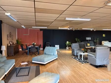 local commercial à louer bergerac - 700 m² avec 3 000 m² d’extérieur