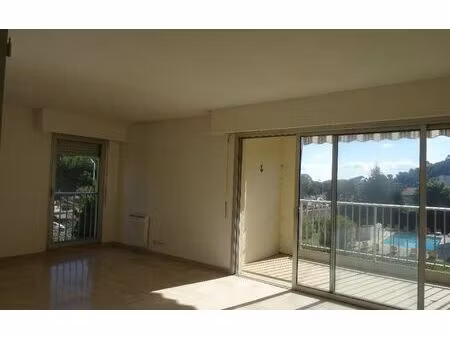location appartement  m² t-2 à cagnes-sur-mer  935 €