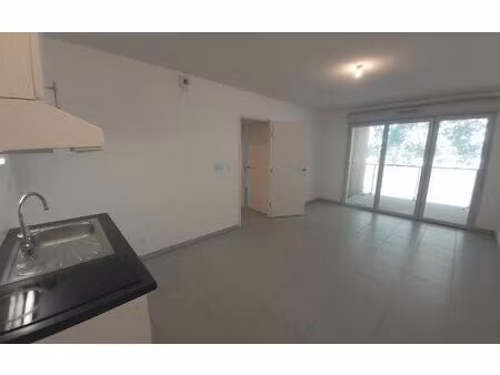 location appartement  m² t-2 à castelnau-le-lez  644 €