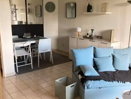 t1 bis meublé avec terrasse en face le lycée