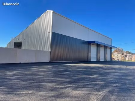 à louer local / dépôt