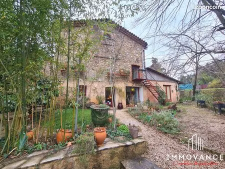 mas 9 pièces 274 m²