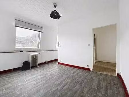 découvrez cet appartement lumineux à angleur.