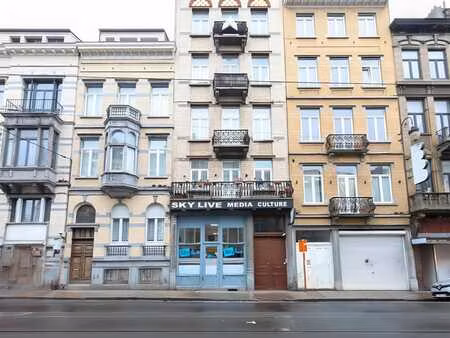 grand commerce avec annexe aménagée – schaerbeek