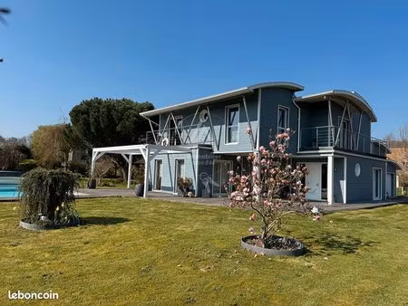 maison 6 pièces 195 m²