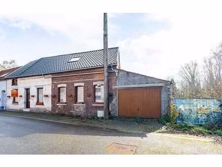 maison 4 chambres à rénover avec garage!