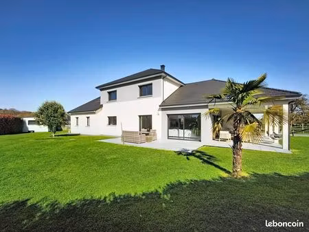 maison 7 pièces 183 m²