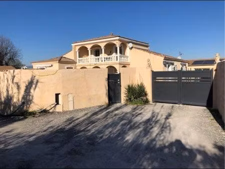 grande villa avec plusieurs logements idéal gîtes airbnb grande famille