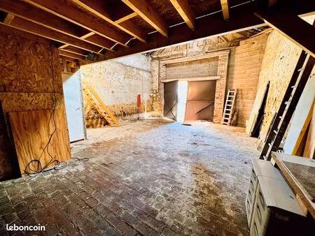 local / grand garage 88 m² avec mezzanine – idéal artisan ou stockage