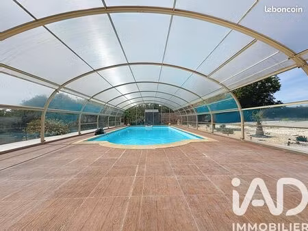 propriété 8 pièces 214 m²