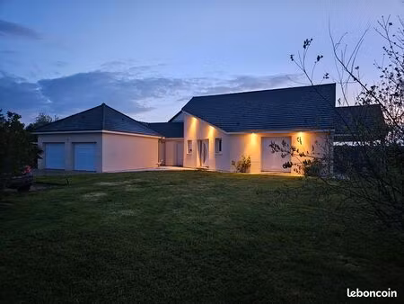 maison moderne de plain-pied 173 m² – 4 chambres – piscine – terrain 1500 m² – double gara