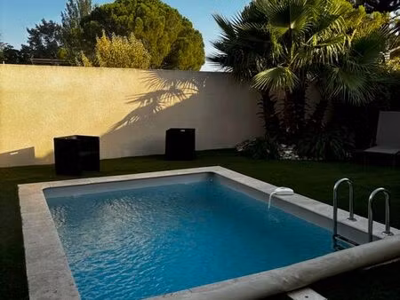 belle villa plein pied avec piscine