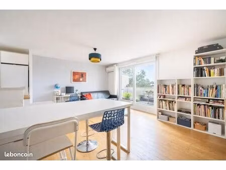 villa 4 pièces 75 m²