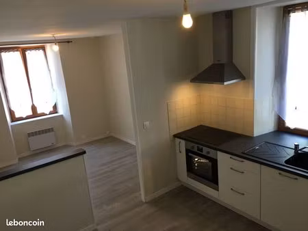 a louer studio rez-de-chaussée pontrieux centre