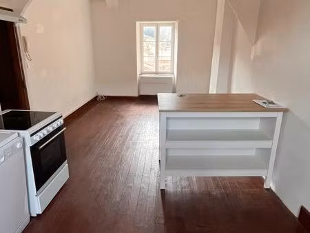 appartement 3 pièces avec electroménagers et clim