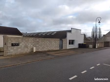 local stockage avec bureau et sanitaires