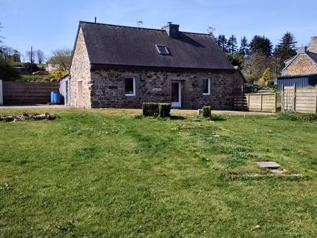 maison de campagne à plougonver