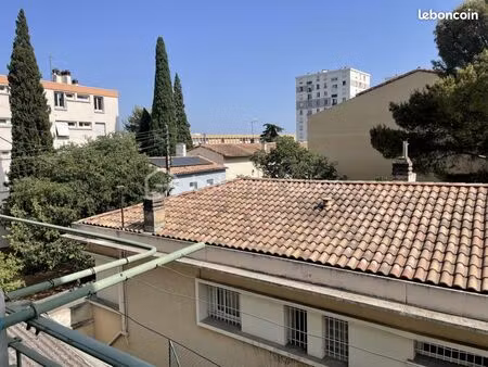 immeuble 20 pièces 466 m²