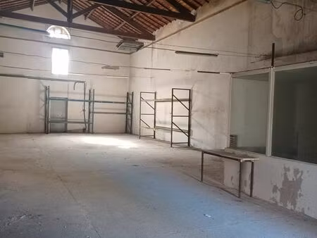 entrepôt 210m2