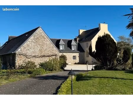 propriété 8 pièces 219 m²