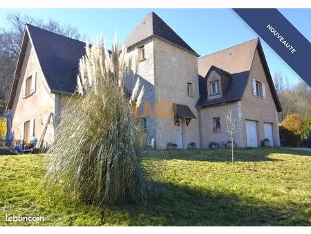 maison 8 pièces 258 m²
