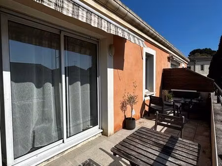 location appartement t2 39 m2 + terrasse vauvert 630 charges comprises