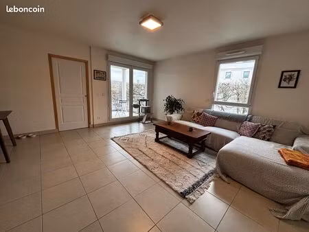 t3 hyper centre vernon gare à pieds