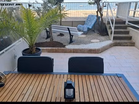 appartement avec terrasse ( première ligne )