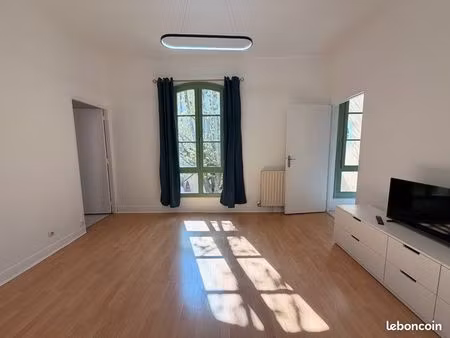 appartement t3 51m2 centre ville halles