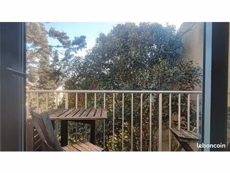 joli t2 métro ligne a