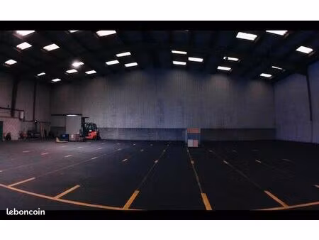 local d'activité 2400m²