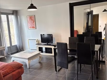 studio meuble 35m2 centre ville à l’arrière d’une maison + terrain