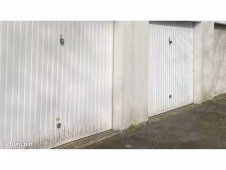 garage box fermé 13m2