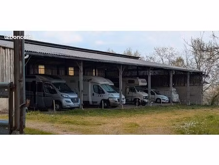 place de parking pour camping-car