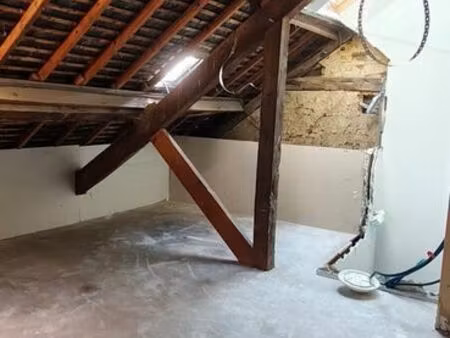 studio 1 pièce 60 m²